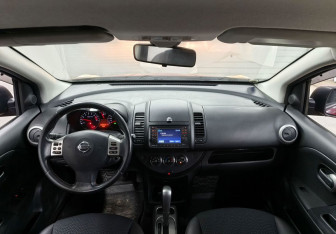 Подержанный автомобиль Nissan Note 2010 года (11 фото)