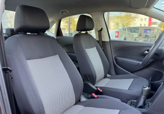 Подержанный автомобиль Volkswagen Polo Sedan 2014 года (10 фото)