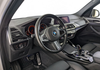 Подержанный автомобиль BMW X3 2021 года (20 фото)