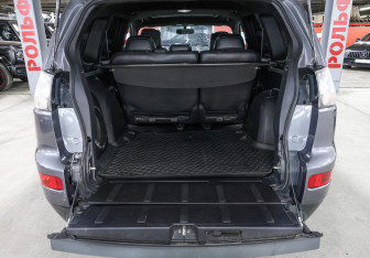 Подержанный автомобиль Mitsubishi Outlander 2008 года (10 фото)