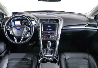 Подержанный автомобиль Ford Mondeo Sedan 2015 года (10 фото)