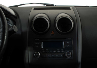 Подержанный автомобиль Nissan Qashqai 2012 года (12 фото)