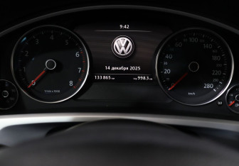 Подержанный автомобиль Volkswagen Touareg 2013 года (19 фото)