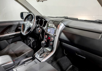 Подержанный автомобиль Suzuki Grand Vitara 2010 года (11 фото)