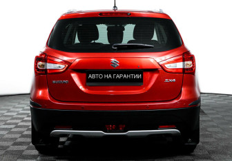 Подержанный автомобиль Suzuki SX4 Hatchback 2016 года (6 фото)