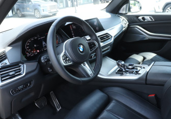 Подержанный автомобиль BMW X5 2020 года (13 фото)