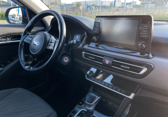 Подержанный автомобиль Kia Seltos 2020 года (9 фото)