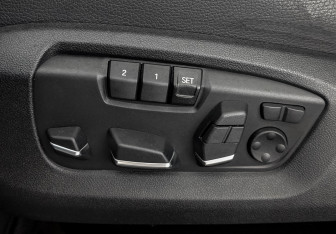 Подержанный автомобиль BMW X6 2018 года (21 фото)