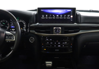 Подержанный автомобиль Lexus LX 2016 года (14 фото)