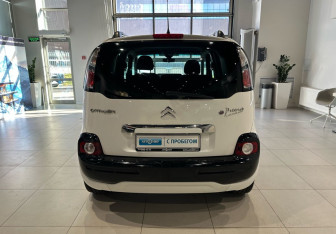 Подержанный автомобиль Citroen C3 Picasso 2012 года (5 фото)
