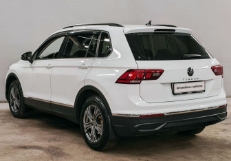 Подержанный автомобиль Volkswagen Tiguan 2021 года (7 фото)