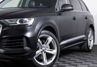 Подержанный автомобиль Audi Q7 2019 года (24 фото)