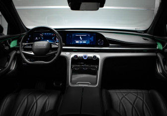 Подержанный автомобиль Exeed RX 2023 года (8 фото)