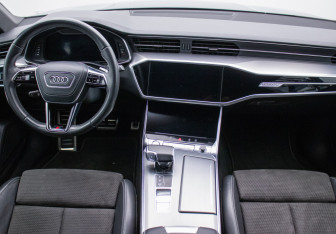 Подержанный автомобиль Audi A7 2018 года (13 фото)