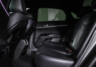 Подержанный автомобиль Kia K5 2021 года (11 фото)