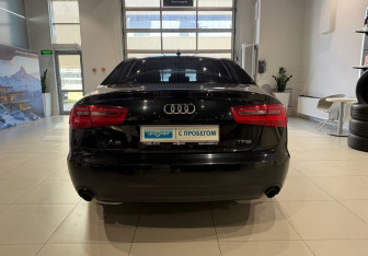 Подержанный автомобиль Audi A6 Sedan 2011 года (5 фото)