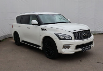 Подержанный автомобиль Infiniti QX80 2015 года (3 фото)
