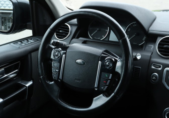 Подержанный автомобиль Land Rover Discovery 2014 года (16 фото)