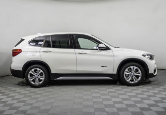 Подержанный автомобиль BMW X1 2016 года (4 фото)
