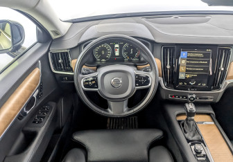 Подержанный автомобиль Volvo S90 2020 года (22 фото)