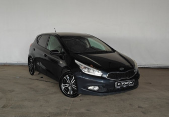 Подержанный автомобиль Kia Ceed Hatchback 2012 года (3 фото)