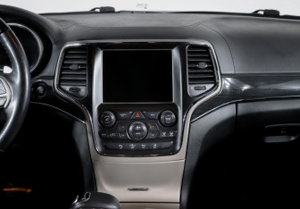 Подержанный автомобиль Jeep Grand Cherokee 2014 года (13 фото)