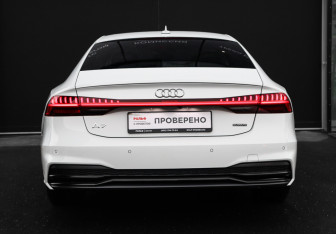 Подержанный автомобиль Audi A7 2021 года (5 фото)