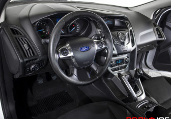 Подержанный автомобиль Ford Focus Sedan 2013 года (18 фото)