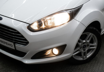 Подержанный автомобиль Ford Fiesta Sedan 2016 года (20 фото)