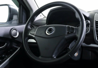 Подержанный автомобиль SsangYong Actyon 2014 года (12 фото)