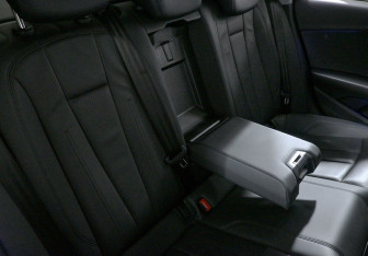 Подержанный автомобиль Audi A4 Sedan 2019 года (12 фото)