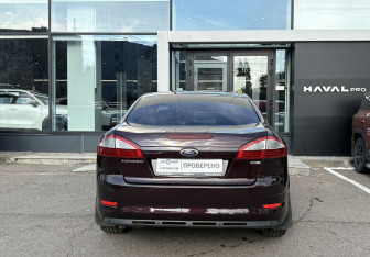 Подержанный автомобиль Ford Mondeo Sedan 2010 года (6 фото)