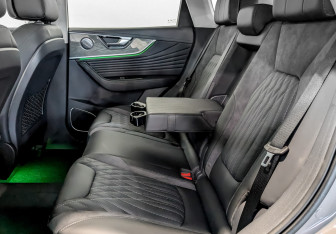 Новый Hongqi HS5 2025 (12 фото)