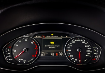 Подержанный автомобиль Audi Q5 2017 года (13 фото)