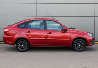 Подержанный автомобиль LADA (ВАЗ) Granta Liftback 2021 года (4 фото)