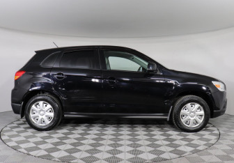 Подержанный автомобиль Mitsubishi ASX 2012 года (4 фото)