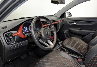 Подержанный автомобиль Kia Rio Sedan 2021 года (16 фото)