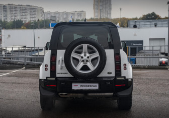 Подержанный автомобиль Land Rover Defender Suv 2021 года (6 фото)