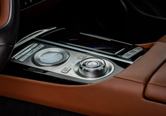 Подержанный автомобиль Genesis G80 2021 года (23 фото)