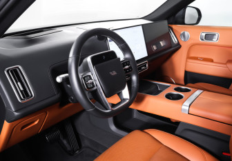 Подержанный автомобиль LiXiang L9 2023 года (16 фото)