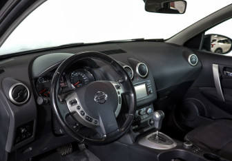 Подержанный автомобиль Nissan Qashqai 2013 года (7 фото)