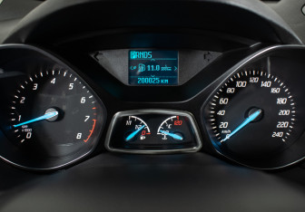 Подержанный автомобиль Ford Kuga 2016 года (12 фото)