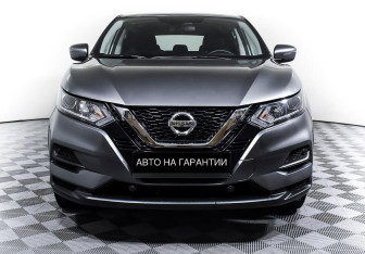 Подержанный автомобиль Nissan Qashqai 2022 года (2 фото)