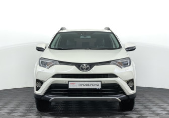 Подержанный автомобиль Toyota RAV4 2016 года (2 фото)