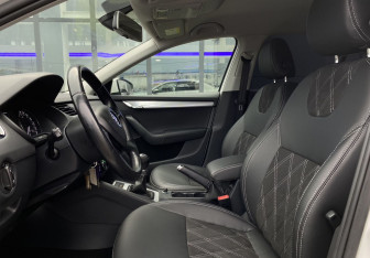 Подержанный автомобиль Skoda Octavia Liftback 2013 года (18 фото)