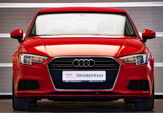 Подержанный автомобиль Audi A3 Sedan 2017 года (2 фото)