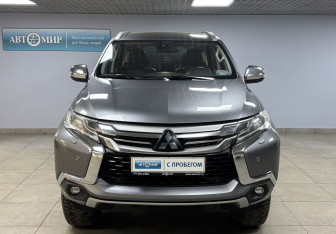 Подержанный автомобиль Mitsubishi Pajero Sport 2017 года (2 фото)