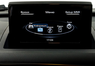 Подержанный автомобиль Audi Q3 2015 года (15 фото)