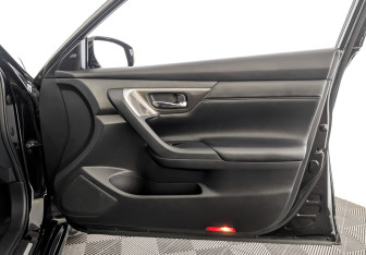 Подержанный автомобиль Nissan Teana 2014 года (25 фото)