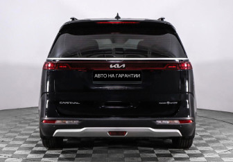 Подержанный автомобиль Kia Carnival 2022 года (4 фото)